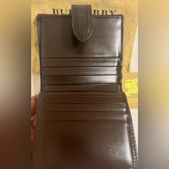 Authentic Burberry Haymarket Check Buckle Trifold Wallet - Unisex - Picture 11 of 17